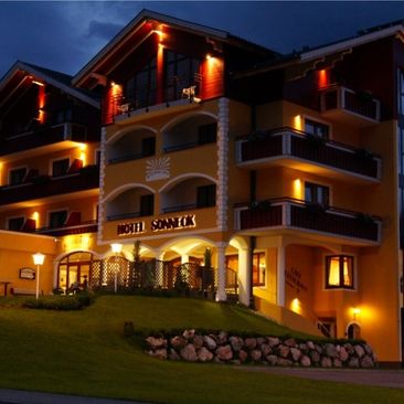 Hotel Sonneck bei Nacht
